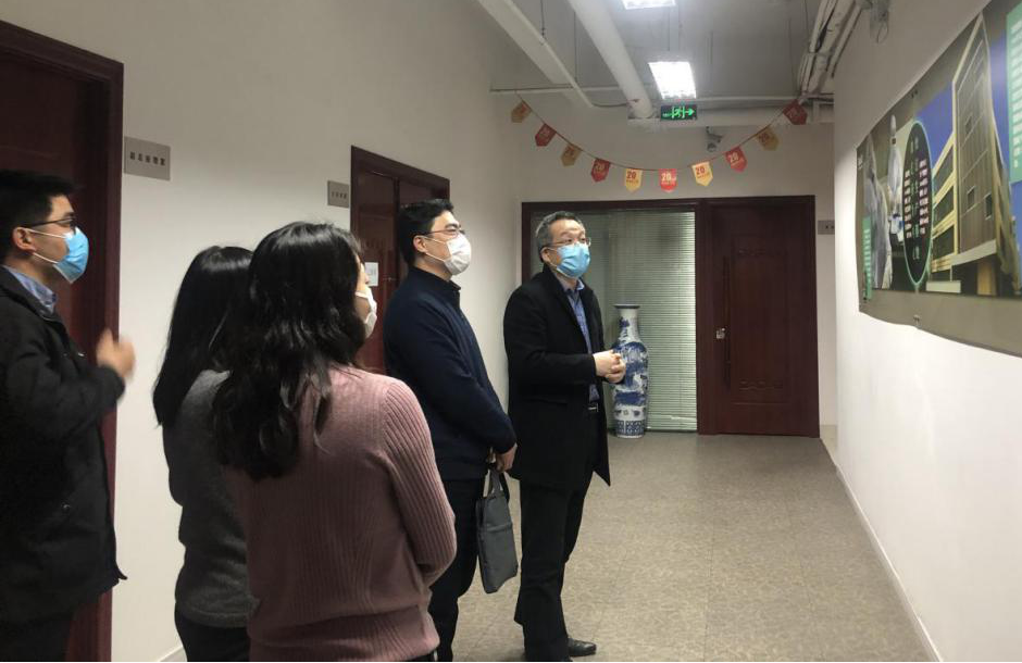 上海(hai)市市委(wei)組織部到百傲調研黨建咊抗疫工(gong)作